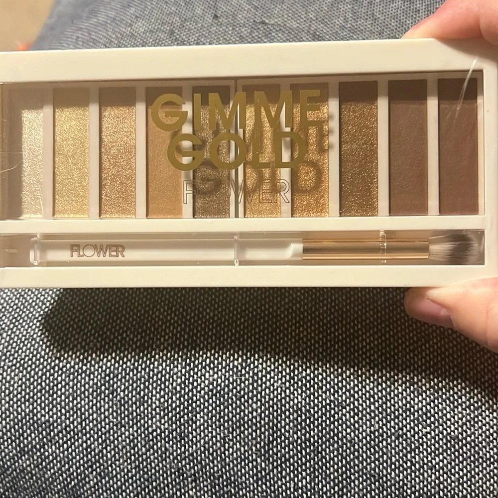 NWT Flower Gimme Gold Eyeshadow Palette